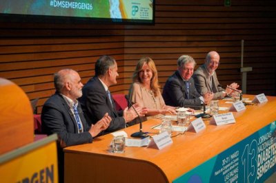 Monzón pone en valor el enfoque integral de la atención a las personas con diabetes