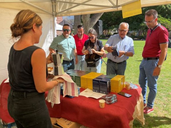 La Gomera: La artesan&iacute;a gomera re&uacute;ne a centenares de visitantes en la muestra celebrada este s&aacute;bado