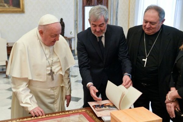 El presidente Clavijo invita al Papa León XIV a conocer el drama migratorio en Canarias
