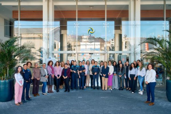 La Autoridad Portuaria de Las Palmas celebra el 8M visibilizando la figura de la mujer en los puertos