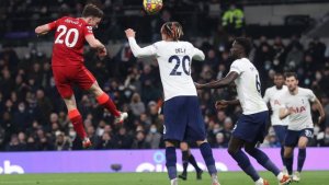 La Premier se jugar&aacute; en navidades, a pesar de la ola de COVID en los clubes