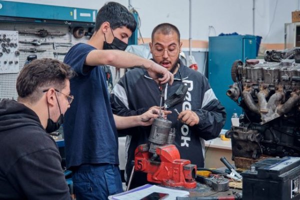 Un total de 17 estudiantes reciben los Premios Extraordinarios de Formación Profesional de grado superior 2021-2022