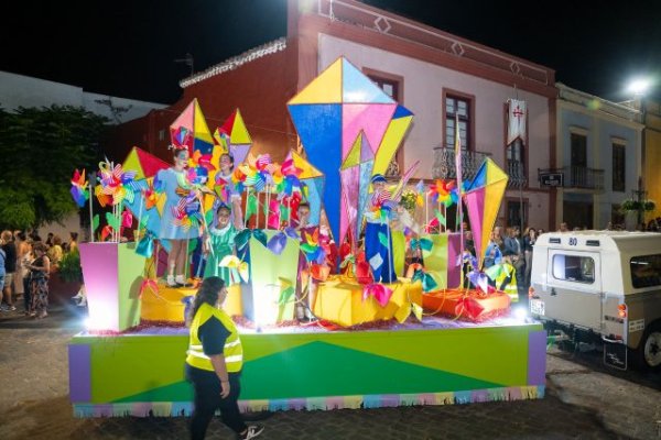 G&aacute;ldar: Abiertas la inscripciones para participar en la Cabalgata de Carrozas de las Fiestas Mayores de Santiago 2026