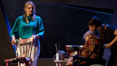 &lsquo;Tres mujeres&rsquo; llega a la Granja con Lili Quintana, Blanca Rodr&iacute;guez y Carolina Cue