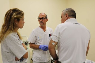 Sanidad dispensa los primeros sistemas de monitorizaci&oacute;n de glucosa desde Atenci&oacute;n Primaria