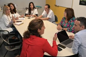 El director del SCS visita el Hospital Nuestra Señora de los Reyes, en El Hierro