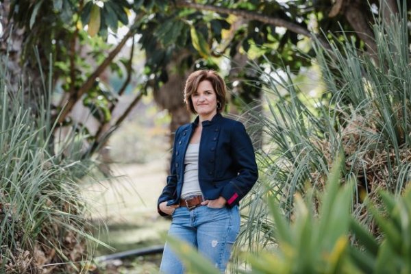 El Teatro Hesp&eacute;rides de Gu&iacute;a acoge la presentaci&oacute;n del nuevo libro de Coralia Quintana, &lsquo;Brumadentro&rsquo;
