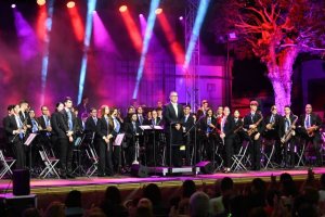 La Banda de Música Ciudad de Guía divierte y hace vibrar en su Concierto de las fiestas de la Virgen