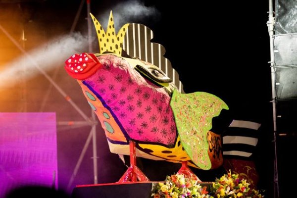 Gáldar: Más de mil personas velan a la Sardina en una Gala llena de actuaciones previa al Entierro