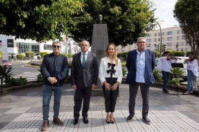 Las flores regresan al busto de Felo Monz&oacute;n en el 113 aniversario de su nacimiento