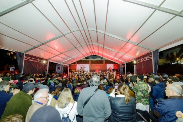 Tejeda: Los Gofiones pusieron la nota musical del acto de entrega del Almendro de Plata concedido al Ilustre Cabildo de Gran Canaria