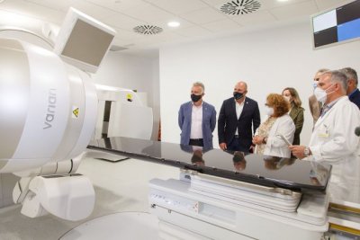 Torres destaca el salto sanitario del nuevo acelerador lineal para tratamientos de oncología en Fuerteventura