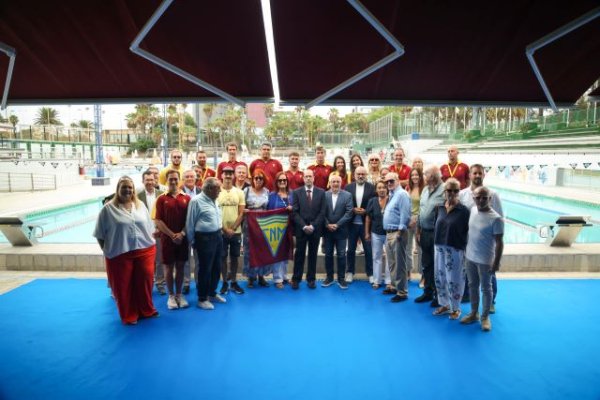 El Cabildo de Gran Canaria junto al CN Metropole inauguran la piscina José Feo tras una profunda reforma