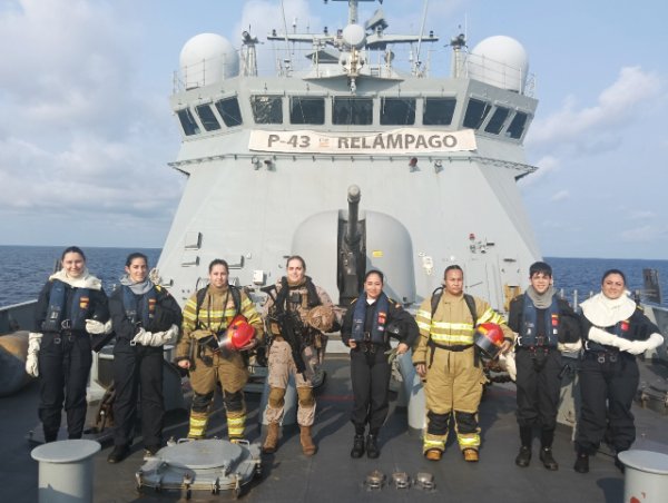 El Buque de la Armada ‘Relámpago’, conmemoró en la mar, el Día Internacional de la Mujer