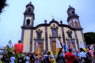 Los Papag&uuml;evos de Gu&iacute;a &lsquo;toman&rsquo; las calles durante las fiestas patronales de la Virgen