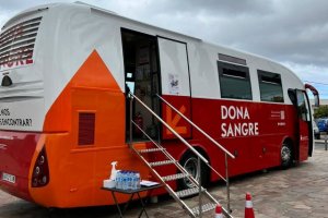 El ICHH instala una unidad móvil de donación de sangre en Finca España