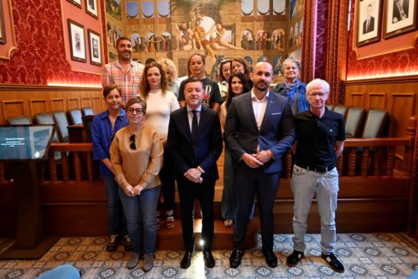 G&aacute;ldar: El Ayuntamiento firma la promoci&oacute;n interna de 11 administrativos