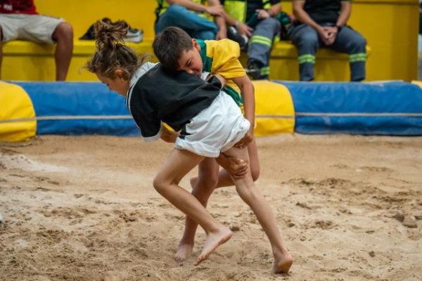 Diversión asegurada en la II Fase del Torneo Escuelas Lucha Canaria Cabildo de Gran Canaria