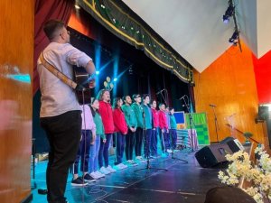 El CEO Tejeda recibe la visita de alumnos de San Mateo y Valleseco en la VII Gala Escolar del Almendro en Flor