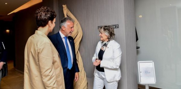 Ferreira comparte con Torres que los vuelos interinsulares queden exentos del impuesto al combustible