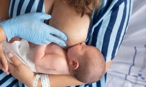 Sanidad recuerda los beneficios de la lactancia materna, tanto para los beb&eacute;s como para las madres