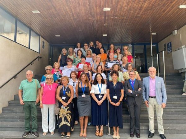 El Hospital de La Candelaria homenajea a 61 profesionales que se jubilaron en el último año