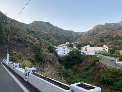 El infierno que vive el barrio de Valsendero (Valleseco) por un vecino conflictivo
