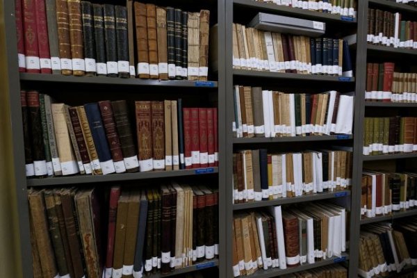 La Casa de Colón expone los libros más antiguo de su valioso Fondo Ballesteros