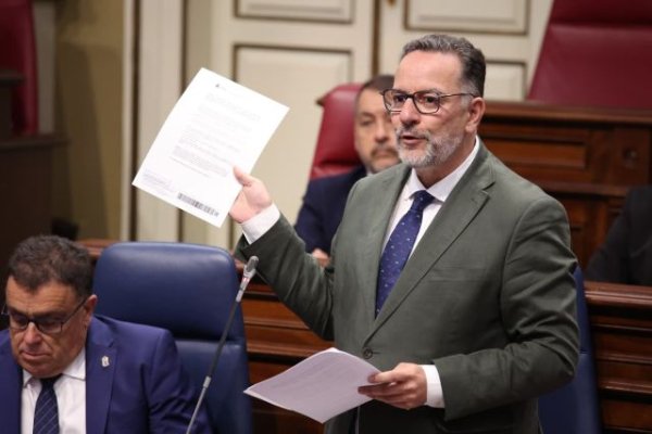 Poli Su&aacute;rez: &ldquo;No vamos a permitir que el odio entre en los centros educativos de Canarias&rdquo;