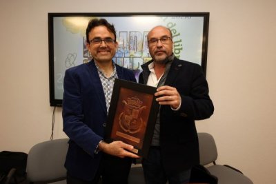 Valleseco ha presentado el libro &ldquo;Una mirada de un cuarto de siglo&rdquo; de Felipe Juan