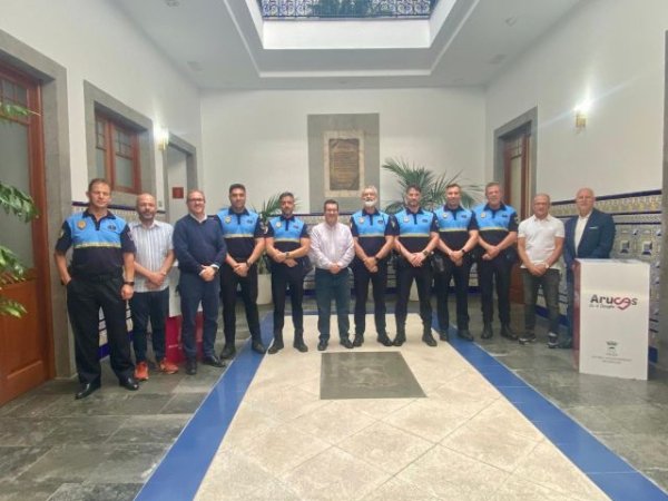 Arucas refuerza su Policía Local con el nombramiento de cuatro nuevos Oficiales en prácticas
