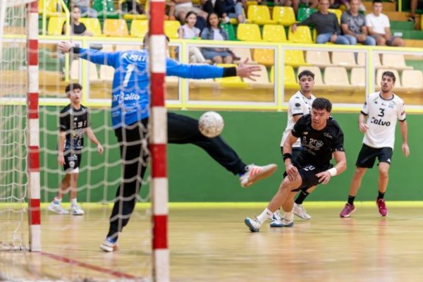 Balonmano: El Desatascos Jumbo Gáldar a seguir imbatido ante el Automanía Luceros