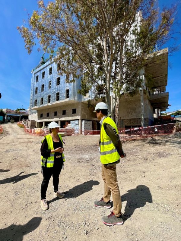 La consejera de Política Social y Accesibilidad, Isabel Mena, visita las obras del centro sociosanitario de Tamaraceite