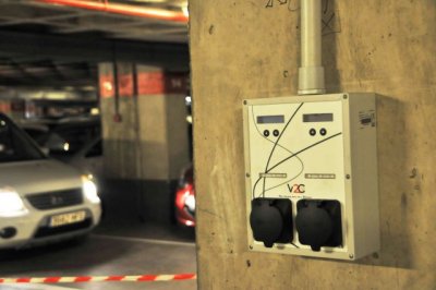 El Hospital Dr. Negr&iacute;n incorpora seis puestos de carga el&eacute;ctrica para veh&iacute;culos en el parking del recinto