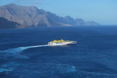 Fred. Olsen Express programa un viaje extraordinario entre Gran Canaria y Tenerife por el derbi futbolístico