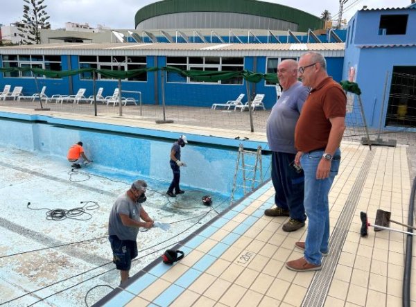 La Concejal&iacute;a de Deportes inicia las labores de limpieza y acondicionamiento de la piscina ol&iacute;mpica para su reapertura