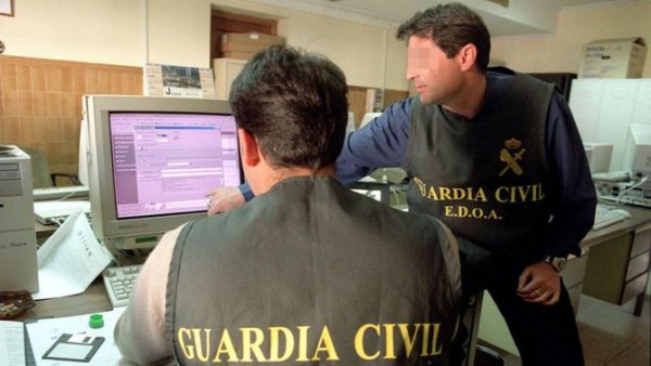 La Guardia Civil registra varios clubes de Segunda B por posible fraude