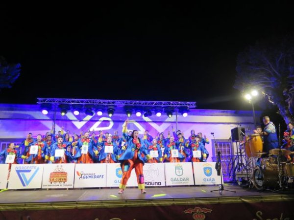 Los Chismosos Murga y Los Twitty’s y la Gran Noche Latina cerraron la noche carnavalera del viernes en Guía