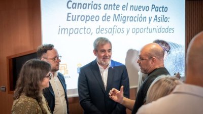 Clavijo alerta de que el Pacto Migratorio europeo puede convertir a Canarias en un “agujero negro” de los derechos