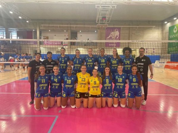 Voleibol Femenino: El Hidramar Gran Canaria cede 3-0 ante un Haris intenso y acertado en las facetas clave del juego