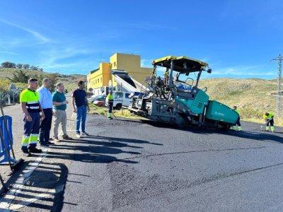Guía: Las obras de reasfaltado de la carretera de Ingenio Blanco a Lomo Betancor finalizan hoy miércoles
