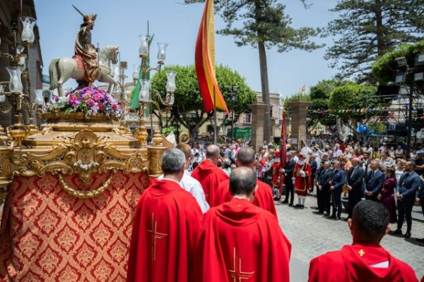 Gáldar: La Eucaristía Solemne y Procesión, la Batalla de Flores y el concierto de Pastora Soler, platos fuertes del 25 de julio