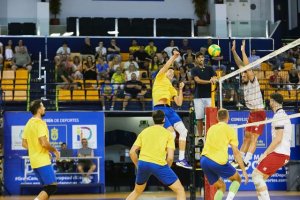 Voleibol: EL CV Guaguas empieza la pretemporada con buen pie tras vencer al CD Cisneros