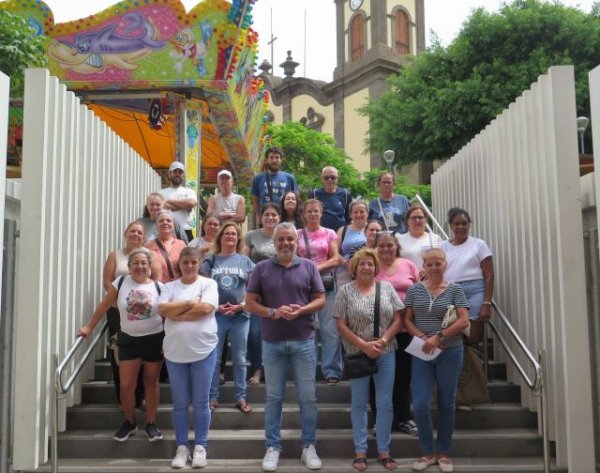 El alcalde de Gu&iacute;a da la bienvenida a los  24 trabajadores del proyecto Ruralia 2026