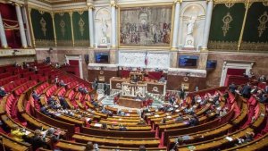 El Senado franc&eacute;s aprueba la exigencia del pasaporte COVID en los lugares p&uacute;blicos