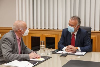 El presidente de Canarias, &Aacute;ngel V&iacute;ctor Torres, recibe al presidente auton&oacute;mico de Cruz Roja, Antonio Rico