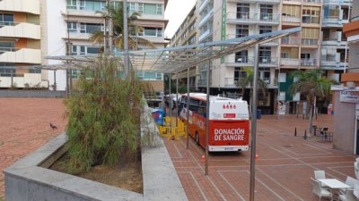 El ICHH instala hoy una unidad móvil de donación en la playa de Las Canteras