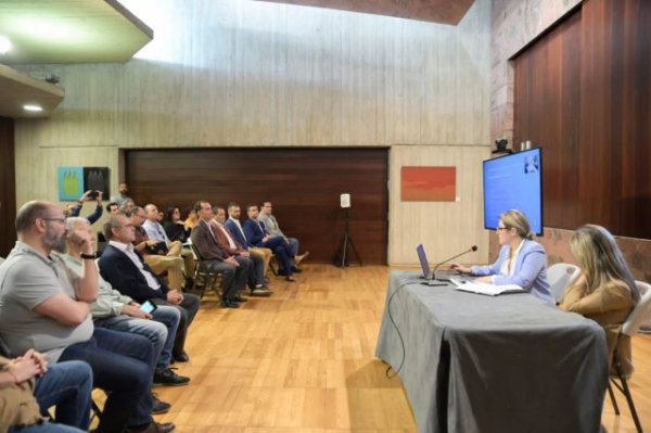 El Gobierno canario expone al sector el borrador del Programa de Actuaciones de Control de la Cadena Alimentaria