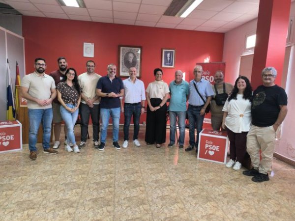Augusto Hidalgo aborda en la sede del PSOE de Gu&iacute;a las pol&iacute;ticas de Vivienda, Obras P&uacute;blicas y el apoyo institucional del Cabildo a proyectos municipales