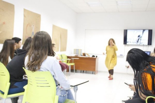 Educación publica las listas iniciales de empleo del personal docente